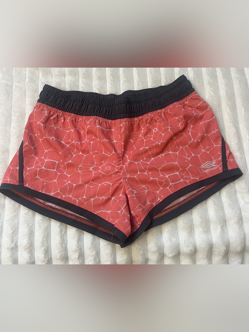 Umbro Coral Pattern Athletic Shorts with Black Waistband Small